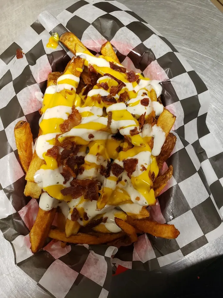 Drizzle Fries with Bacon & Ranch
